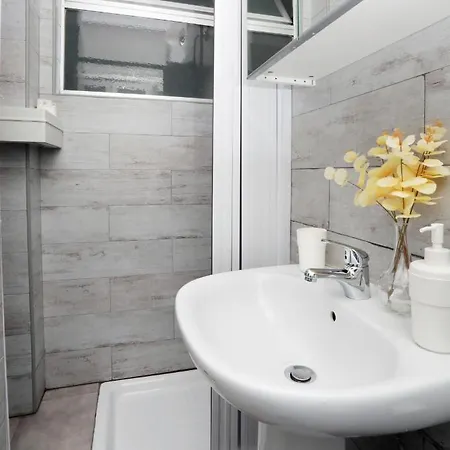 招待所 Interno1 Policlinico 3*